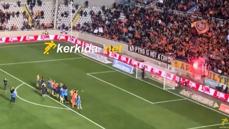 (ΒΙΝΤΕΟ Kerkida) Πανηγύρια στην εξέδρα... παίκτες και κόσμος!
