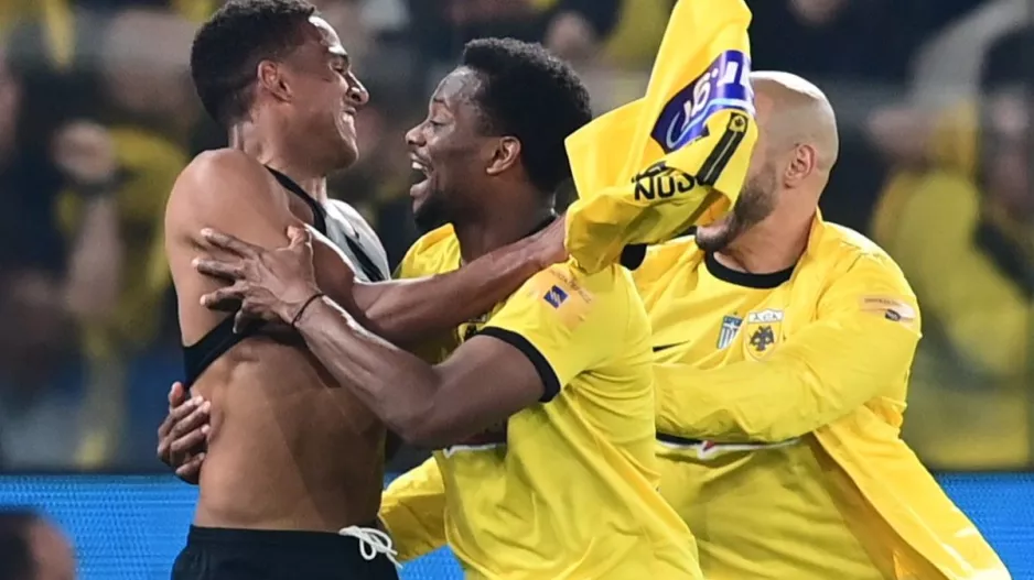 Πρώτη και καλύτερη η Ένωση με buzzer-beater του Ελίασον, έστειλε τους ερυθρόλευκους στο -8