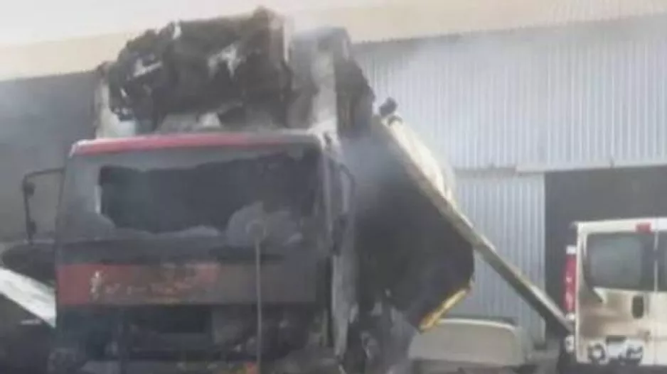 Θεσσαλονίκη: Κάηκαν αυτοκίνητα σε πάρκινγκ κοντά στο λιμάνι