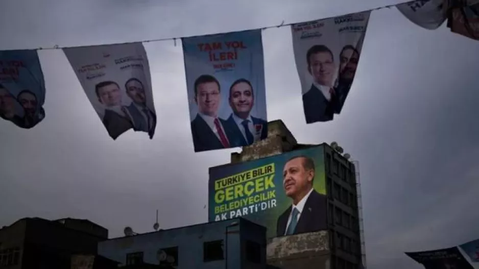 Δημοτικές ή προεδρικές εκλογές στην Τουρκία; Τα όπλα Ερντογάν και Ιμάμογλου την Κυριακή