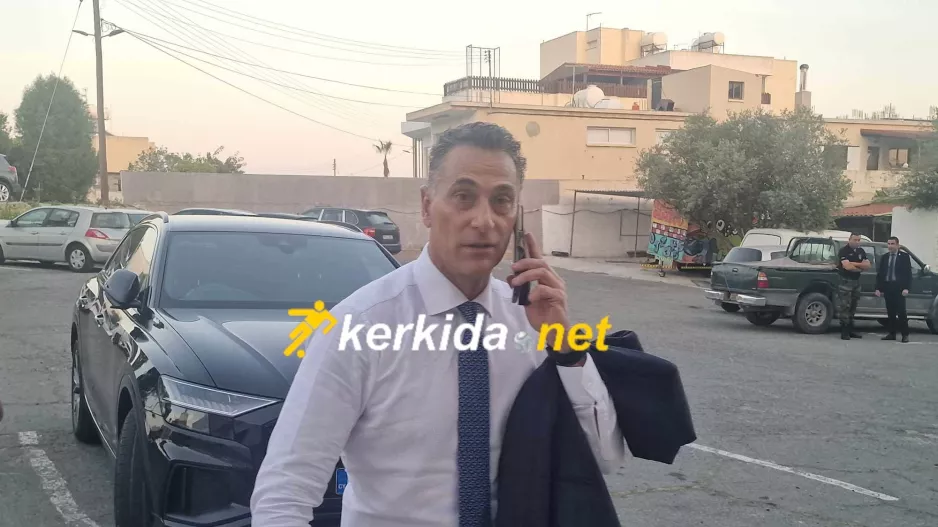 Με το... τηλέφωνο ο Σάντης