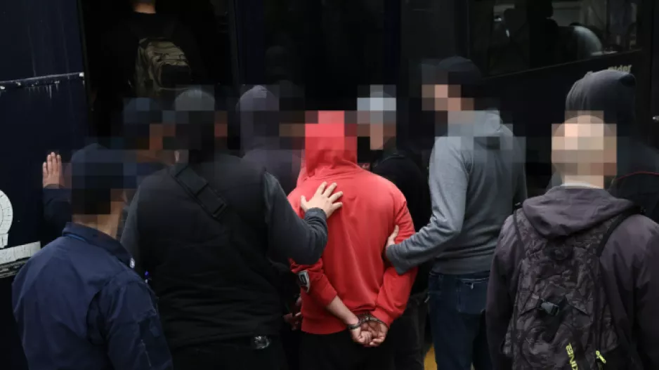 Έφτασαν στον εισαγγελέα οι συλληφθέντες οπαδοί του Ολυμπιακού