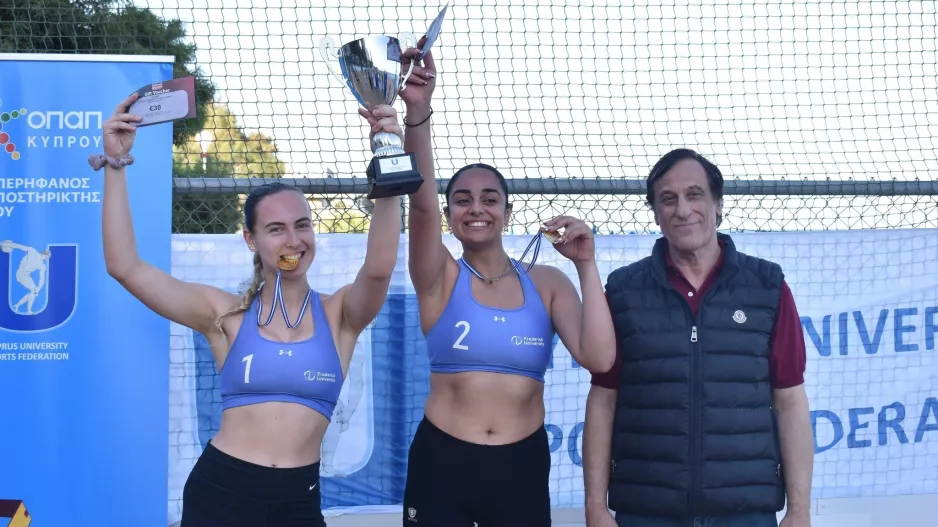 Η χαρά του Beach Volley… μοιράστηκε στα δύο!