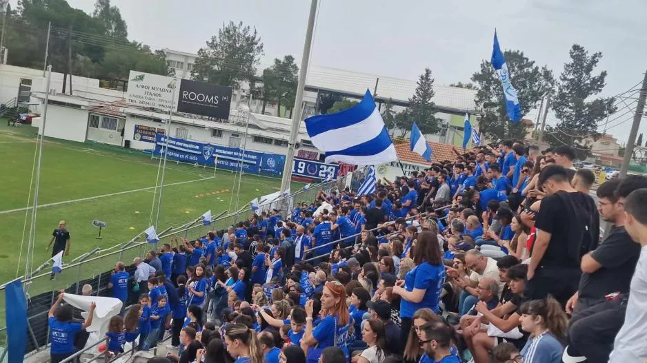 Βάφτηκε "μπλε" η Αραδίππου και το Κοινοτικό στάδιο (φώτος/βίντεο)