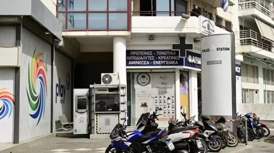 Γυναικοκτονία: «Ξηλώθηκε» ο διοικητής του ΑΤ Αγίων Αναργύρων