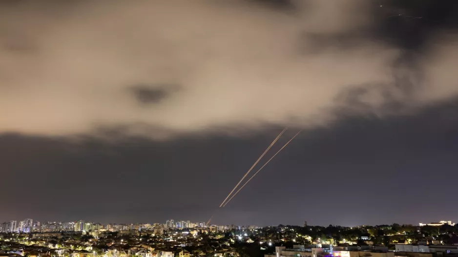 Το Ισραήλ ετοιμάζει αντίποινα στο Ιράν και ο πλανήτης βρίσκεται σε συναγερμό