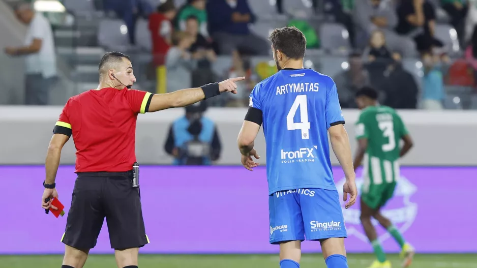 Κόκκινη μετά από 272 συμμετοχές