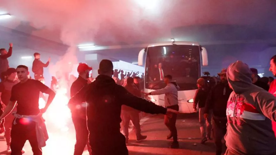"Θρύλε σ’ αγαπώ! Φέρτε μας το ευρωπαϊκό!": Θρυλική υποδοχή στον Ολυμπιακό