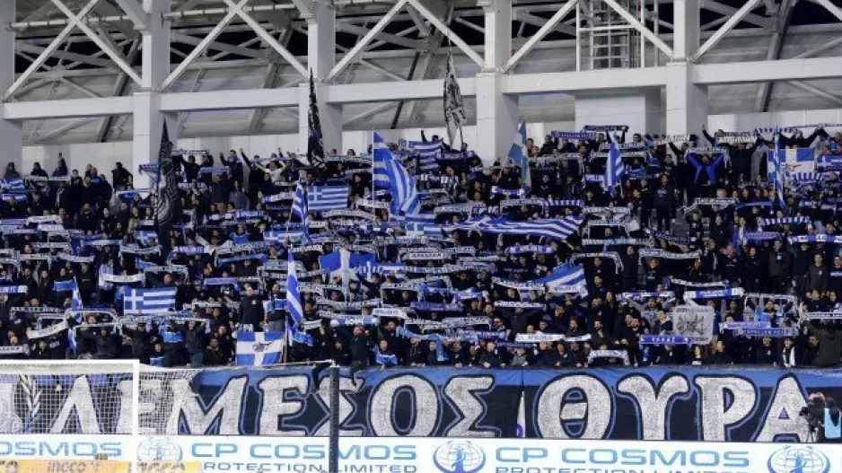 Στο... κόκκινο/Απόλλων
