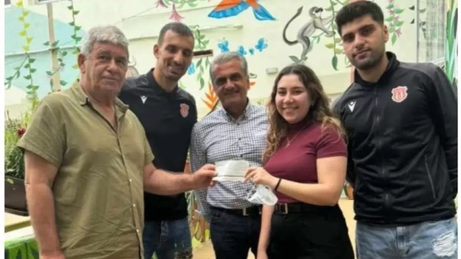 H Καρμιώτισσα με τους "Μικρούς Ήρωες"