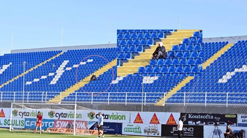 ΕΝΑΣ και μοναδικός! 