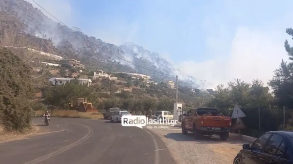 Κρήτη: "Μάχη" με τις φλόγες - Ένας τραυματίας από τη φωτιά - Καίγονται τα πρώτα σπίτια