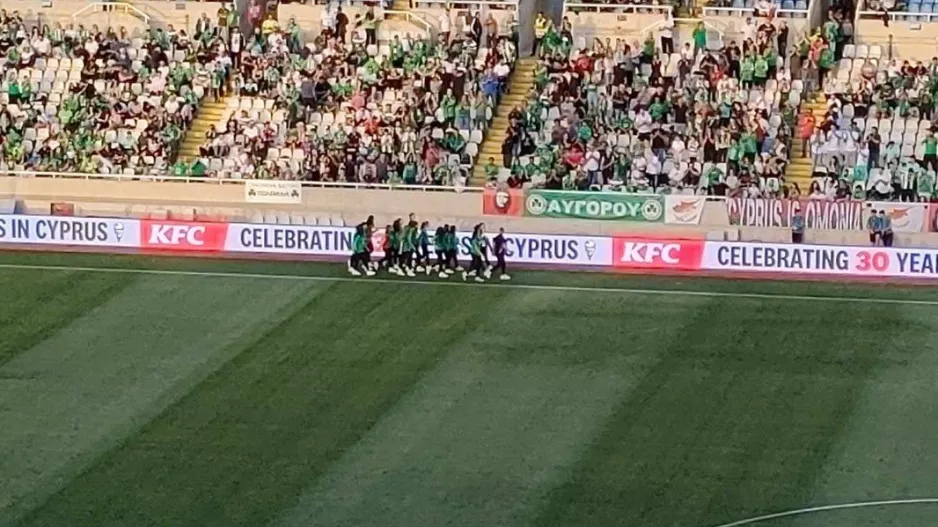Χειροκρότημα στα κορίτσια που κατέκτησαν τον τίτλο (Βίντεο)