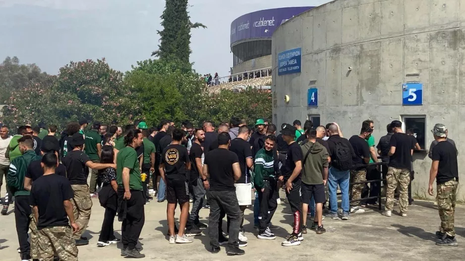 Ουρές στα εκδοτήρια! 