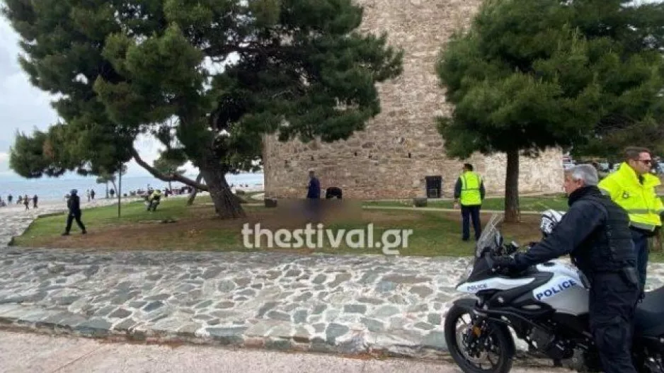Σοκ στη Θεσσαλονίκη: Άνδρας έπεσε από τον Λευκό Πύργο