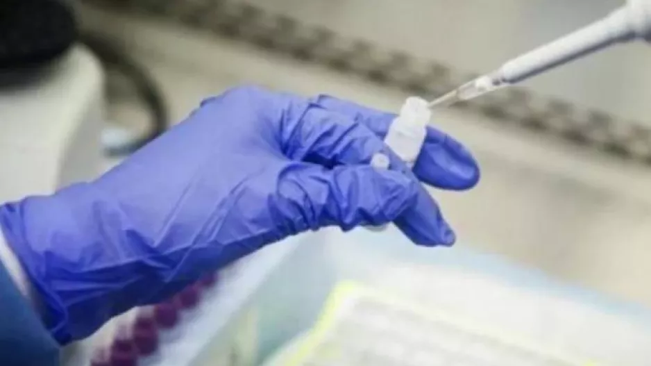 Ποδοσφαιριστής μηνύει Pfizer και BioNTech για το εμβόλιο!