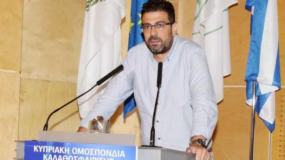 (ΑΠΟΕΛ) Μήνυμα σε Μουζουρίδη