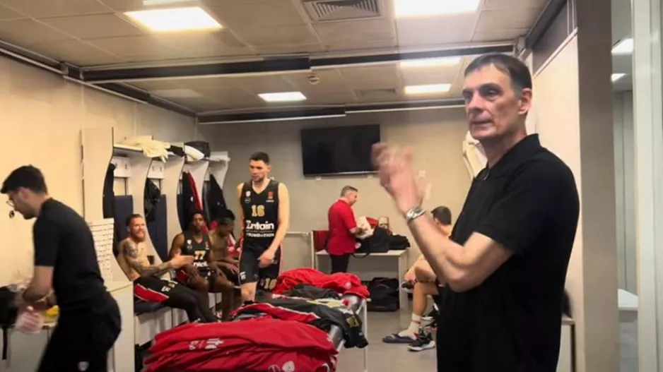 Οι πανηγυρισμοί στο τρίποντο νίκης του Ράιτ και το One more του Μπαρτζώκα