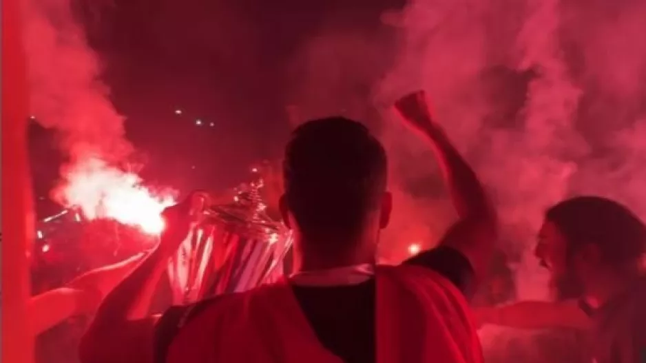 Τσεμπάκ... on fire