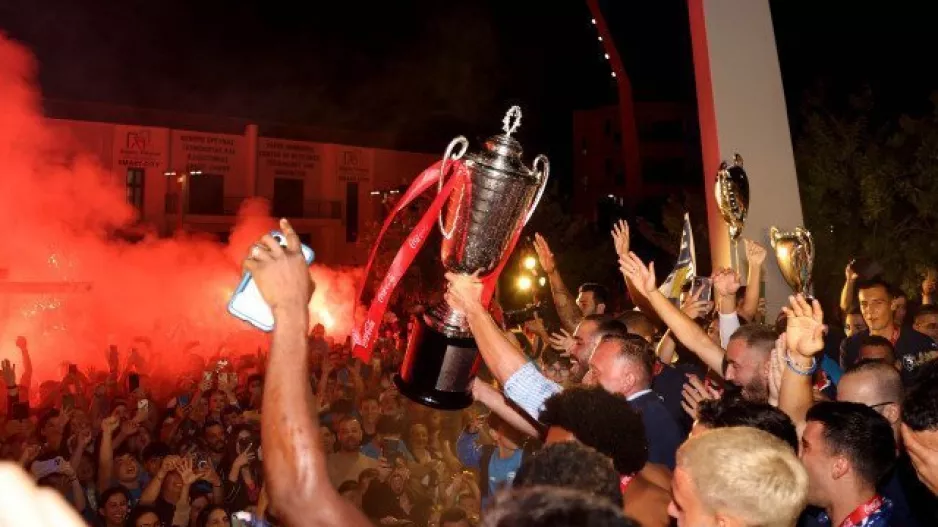 (ΒΙΝΤΕΟ Kerkida) Στην... εξέδρα οι τροπαιούχοι!