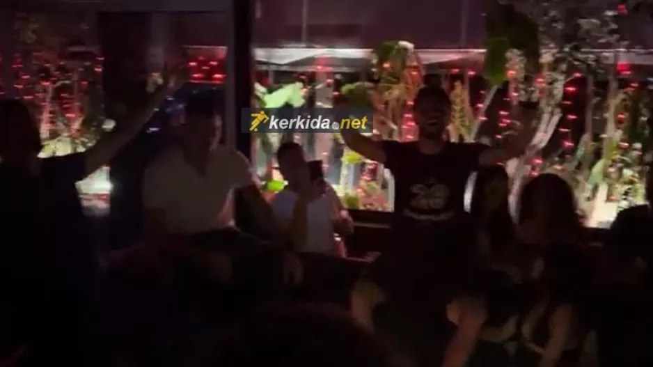 (ΒΙΝΤΕΟ Kerkida) Οι πρωταθλητές τραγούδησαν το αγαπημένο σύνθημα των Πορτοκαλί