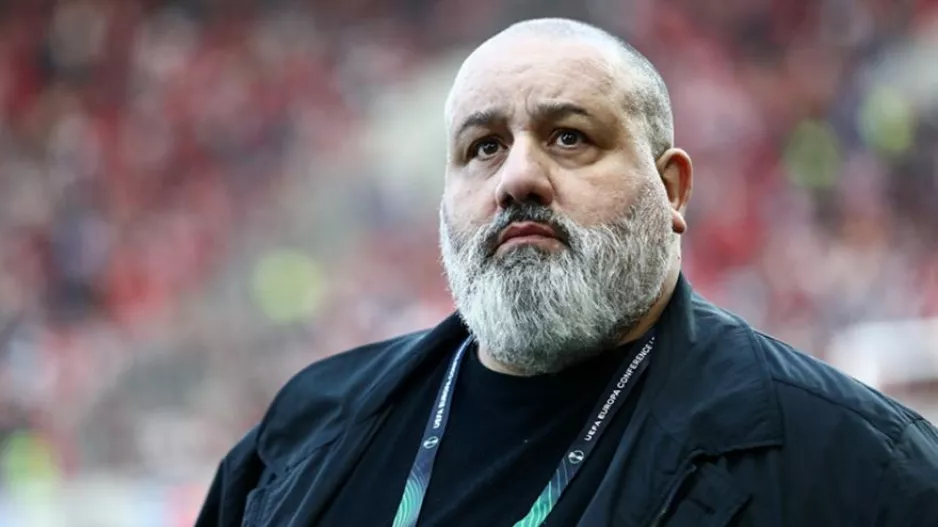 Καραπαπάς για Μαρινάκη: «Αυτό είναι για τα βράδια που κάποιοι εγκατέλειπαν και εσύ συνέχιζες»