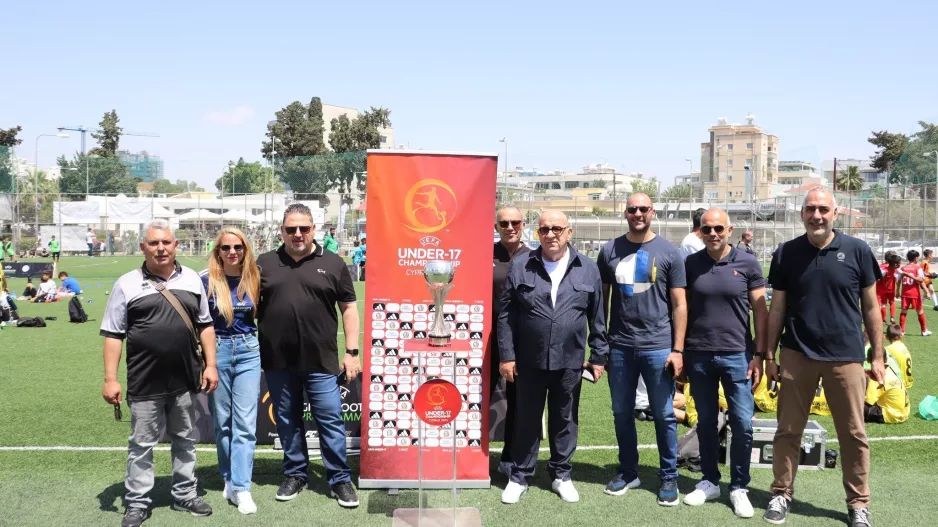 Φιέστα Grassroots με το τρόπαιο του EURO U17