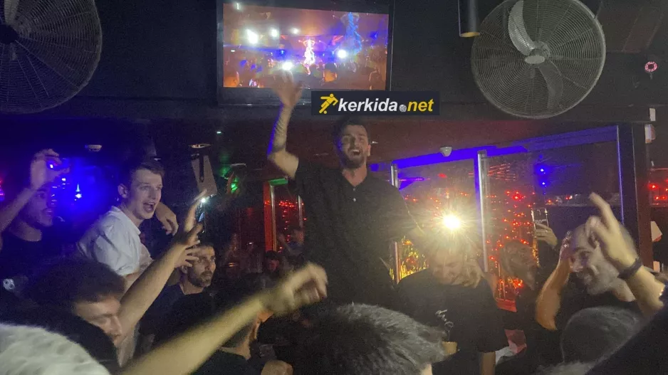 (BINTEO Kerkida) Τραγούδησαν τον ύμνο οι παίκτες του ΑΠΟΕΛ