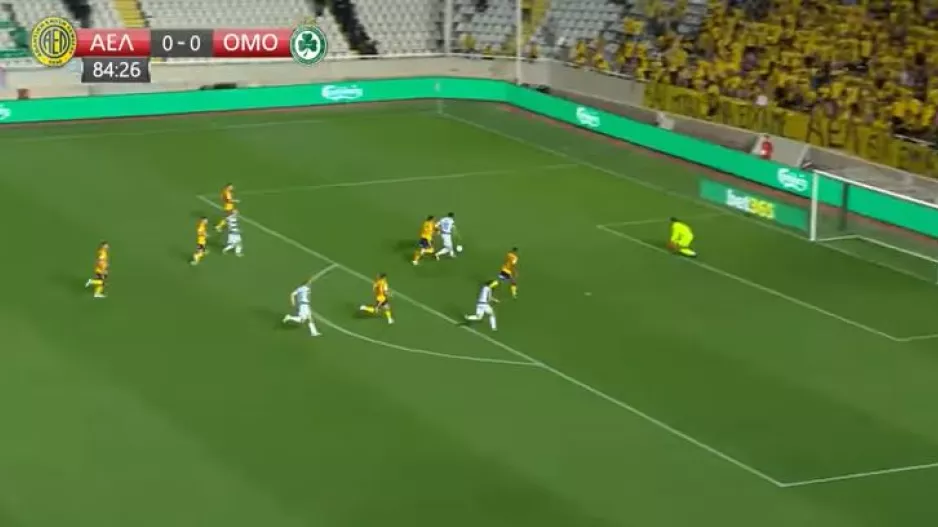 Μπέζους, Παπουλής, Καρίμ