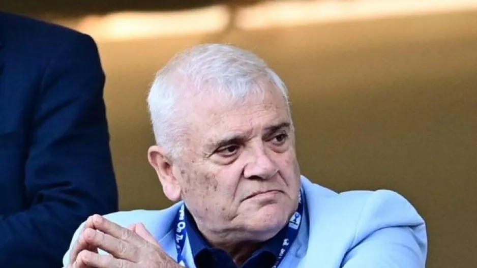 Στη Θεσσαλονίκη ο Μελισσανίδης- Συνθήματα έξω από το ξενοδοχείο του 