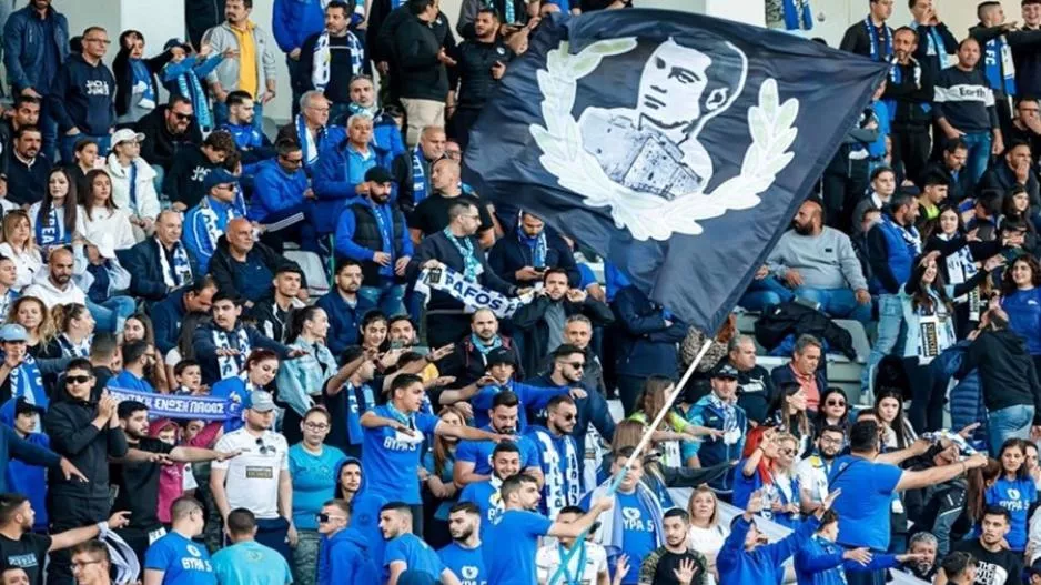 Για τον κόσμο της...