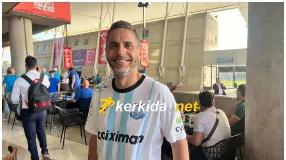 (Φώτος) Με φανέλα του Απόλλωνα στον τελικό 