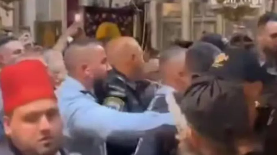 Οι ισραηλινές Αρχές συνέλαβαν τον φρουρό του Έλληνα πρόξενου στην αφή του Αγίου Φωτός