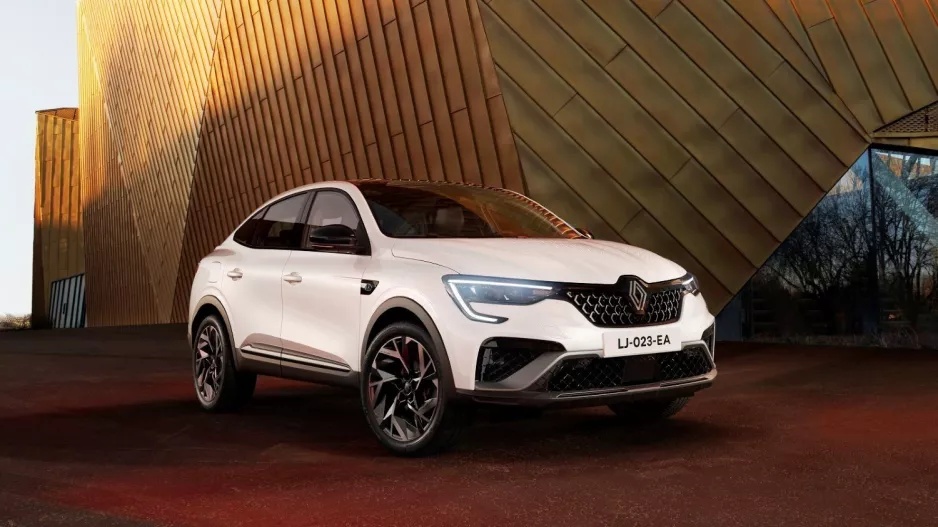 Η Renault γιορτάζει πέντε χρόνια στον Όμιλο Πηλακούτα και προσφέρει το Νέο Arkana στην τιμή των €24.900