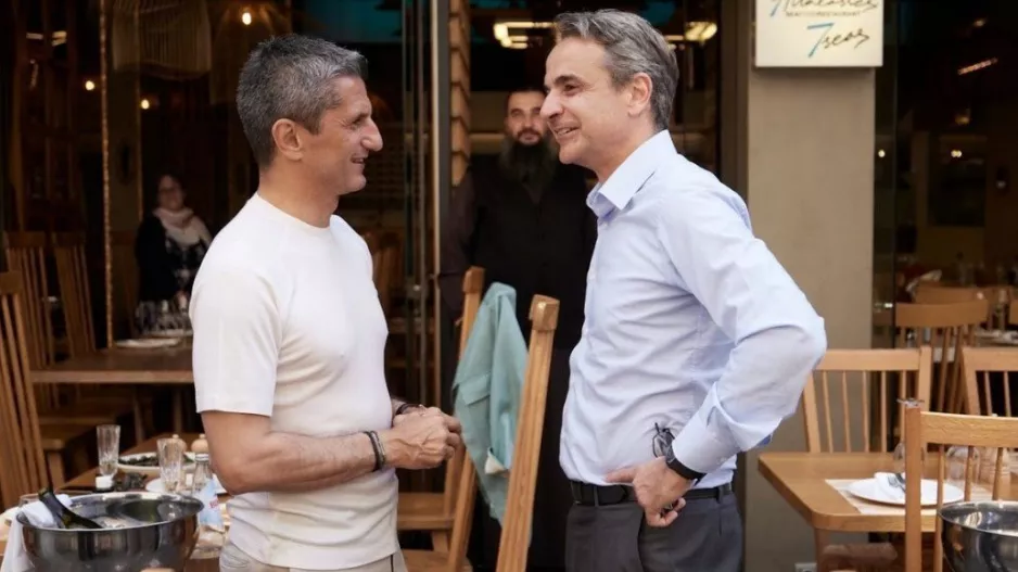 Η τυχαία συνάντηση Μητσοτάκη - Λουτσέσκου και τα συγχαρητήρια του πρωθυπουργού