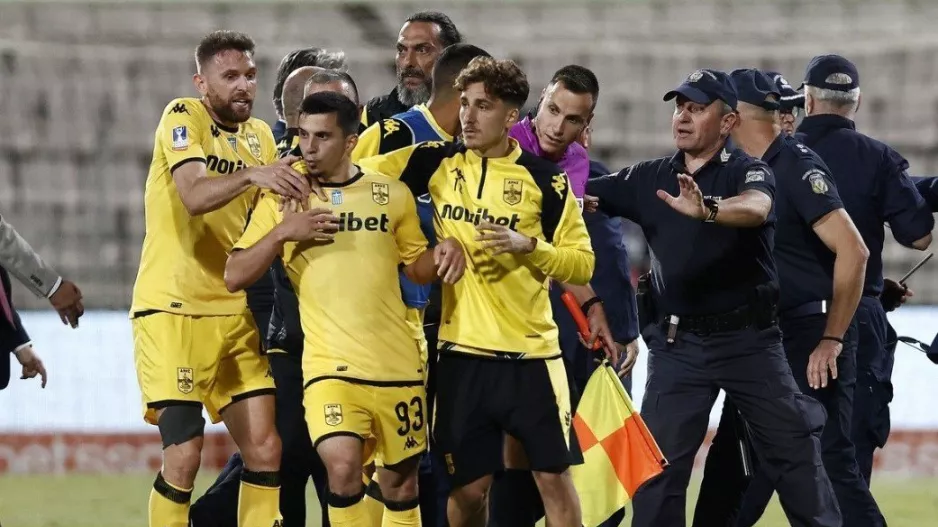 Οι παίκτες του Άρη δεν πήγαν να πάρουν τα μετάλλια τους στην απονομή!