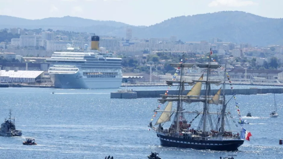 Η Ολυμπιακή φλόγα έφτασε στη Μασσαλία υπό δρακόντεια μέτρα ασφαλείας