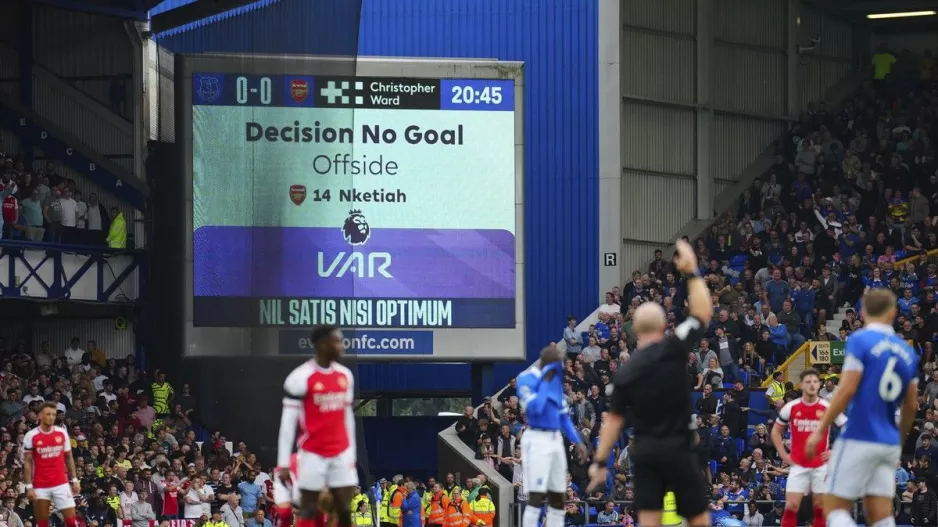 Premier League: Οι ομάδες θα διεξαγάγουν ψηφοφορία για την κατάργηση ή μη του VAR από τη νέα σεζόν
