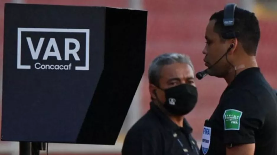 FIFA: Σκέψη να χρησιμοποιείται το VAR κατόπιν αιτήματος των ομάδων!
