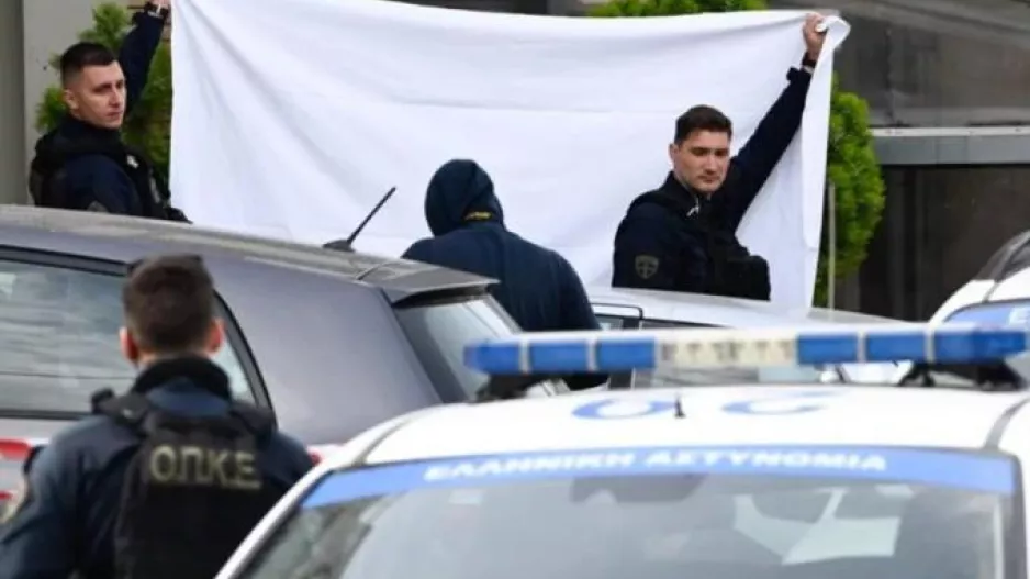 Γυναικοκτονία 40χρονης στο Μενίδι: Παρέμεινε για 5 ώρες στο δρόμο η σορός της