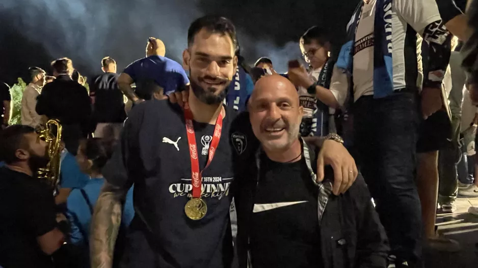 Το χάρηκε και ο Νίκος!