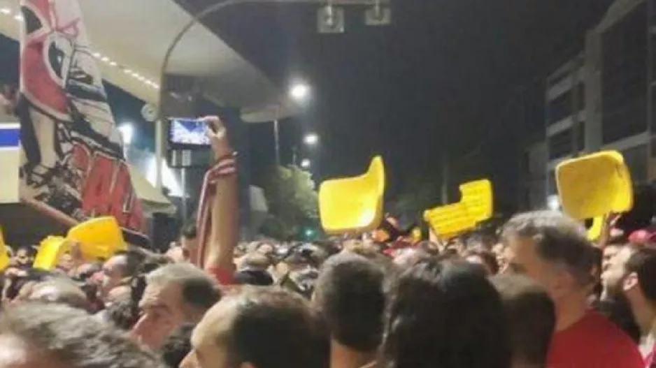 Η ΠΑΕ ΑΕΚ κινείται νομικά κατά των οπαδών του Ολυμπιακού που έκαναν ζημιές