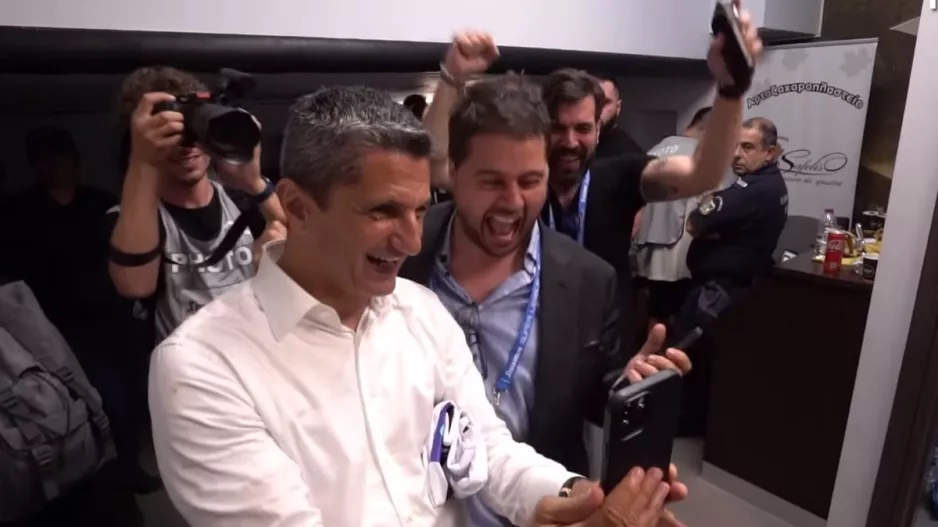 Το ξέσπασμα του Λουτσέσκου, το "Campeones" και η βιντεοκλήση με τον Ιβάν! (Βίντεο)