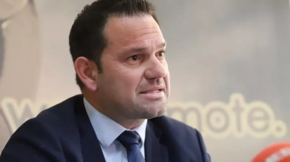 "Πολύ φοβάμαι ότι θα τρέχουμε για να φτιάξουμε την κατάσταση..."