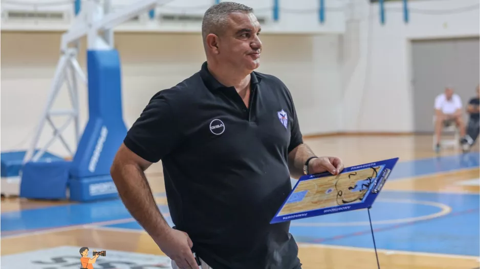 Ανανέωσε με Τόνι