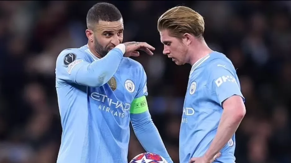 Ο Γουόκερ εξηγεί γιατί όταν μιλούν οι παίκτες βάζουν το χέρι τους μπροστά