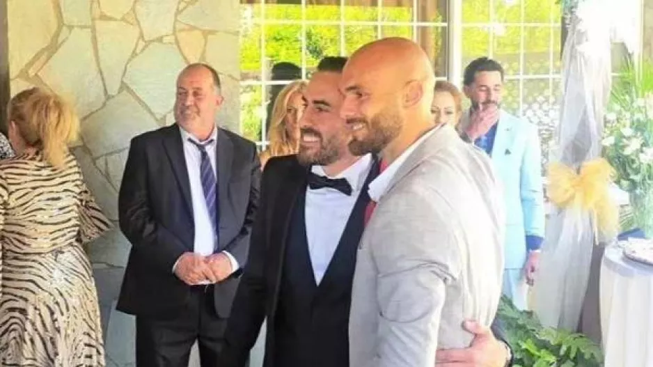 Ομορφόπαιδα/Απόλλων