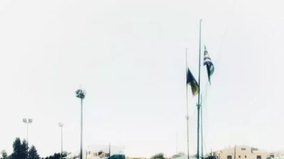 ΑΠΟΕΛ/Μεσίστιες οι σημαίες στο προπονητικό κέντρο