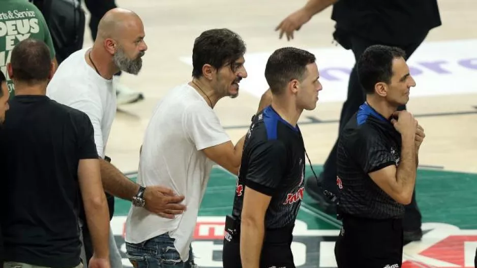 Γιαννακόπουλος: "Πρέπει όλοι να παραιτηθούν, ντροπή όσα είδαμε στους τελικούς"