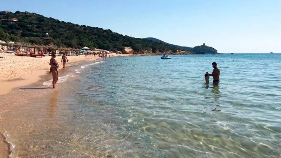 Πρόστιμο 1.800 ευρώ σε influencer - Επισκέφθηκε απαγορευμένη παραλία στη Σαρδηνία για τα likes